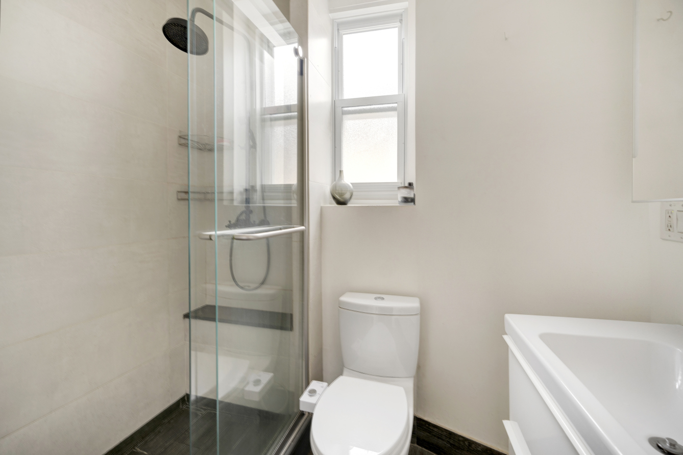 72-17 34th Avenue, Unit 6D Queens, NY 11372 - Photo 7 of 16