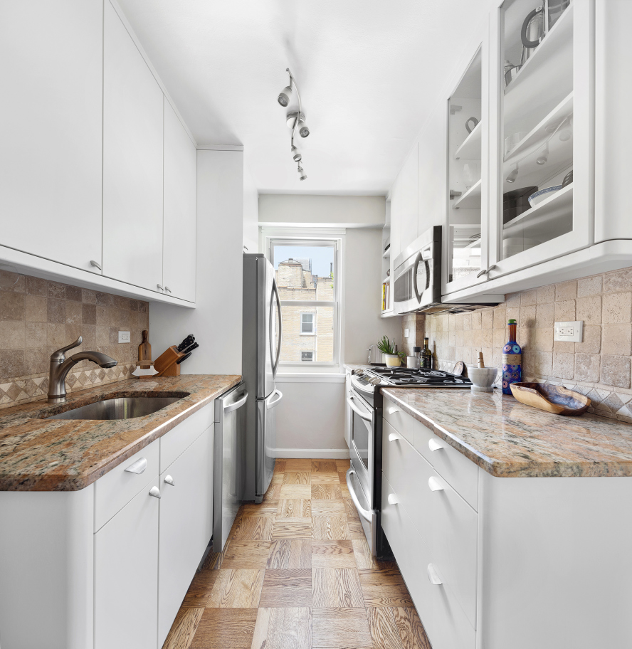 101 West 12th Street, Unit 7W Manhattan, NY 10011 - Photo 3 of 10