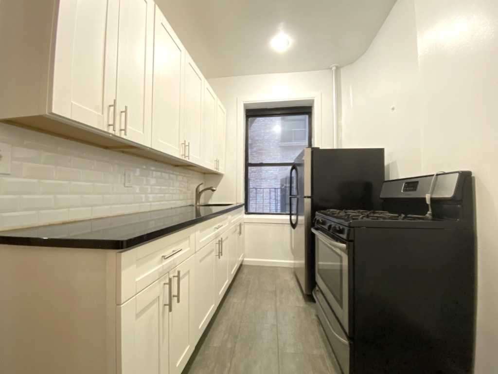 518 West 204th Street, Unit 23 Manhattan, NY 10034 - Photo 3 of 4