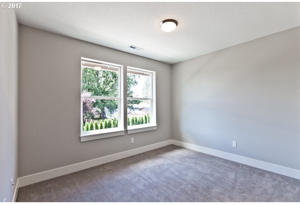 20186 Southwest Kinnaman Road Beaverton, OR 97078 - Photo 18 of 29 Gallery Image 18