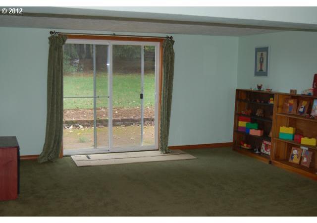 3262 Porter Road Northeast Silverton, OR 97381 - Photo 8 of 11 Gallery Image 8