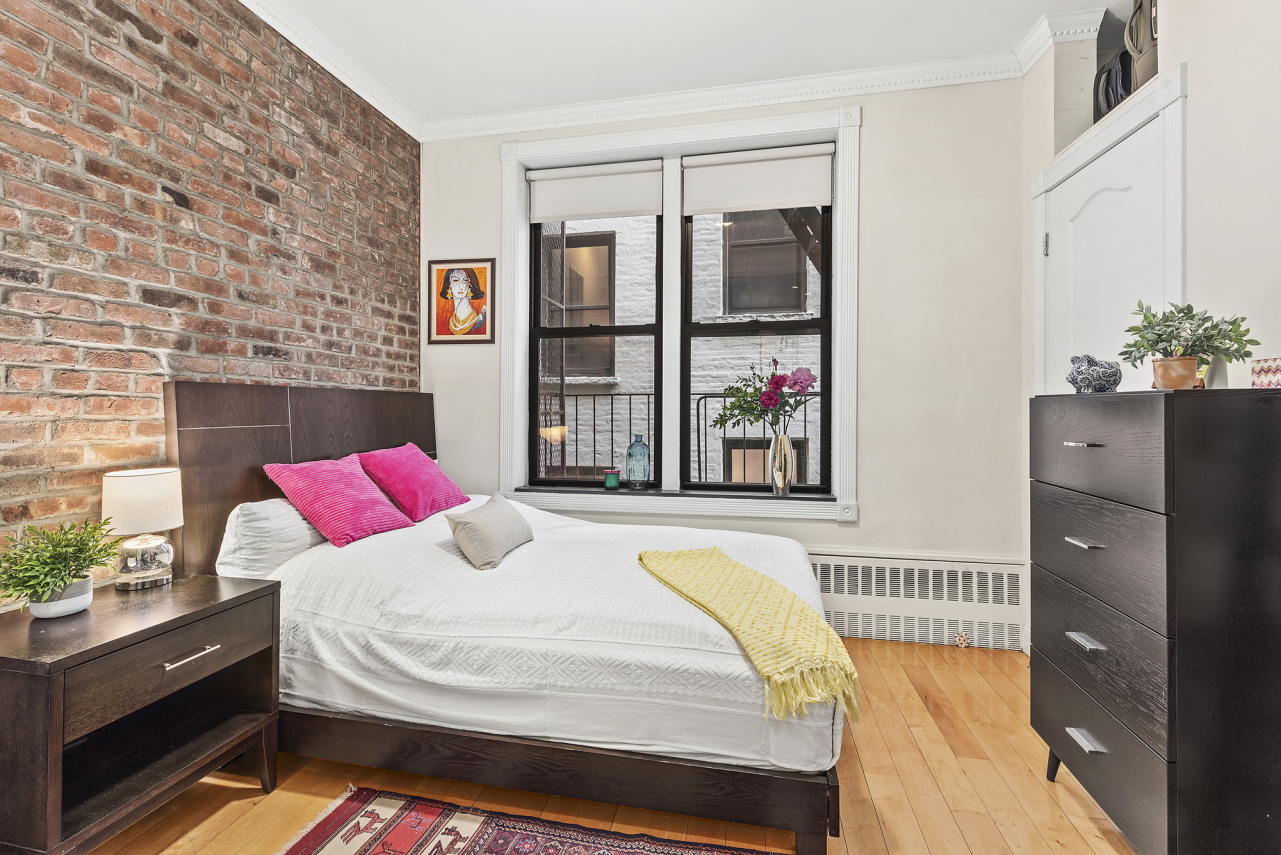 209 East 25th Street, Unit 2E Manhattan, NY 10010 - Photo 2 of 4