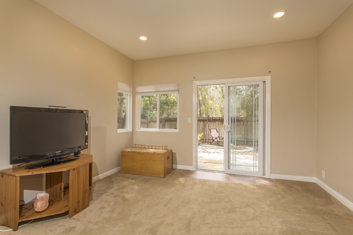2727 Woodwind Road Carlsbad, CA 92008 - Photo 17 of 25 Gallery Image 17
