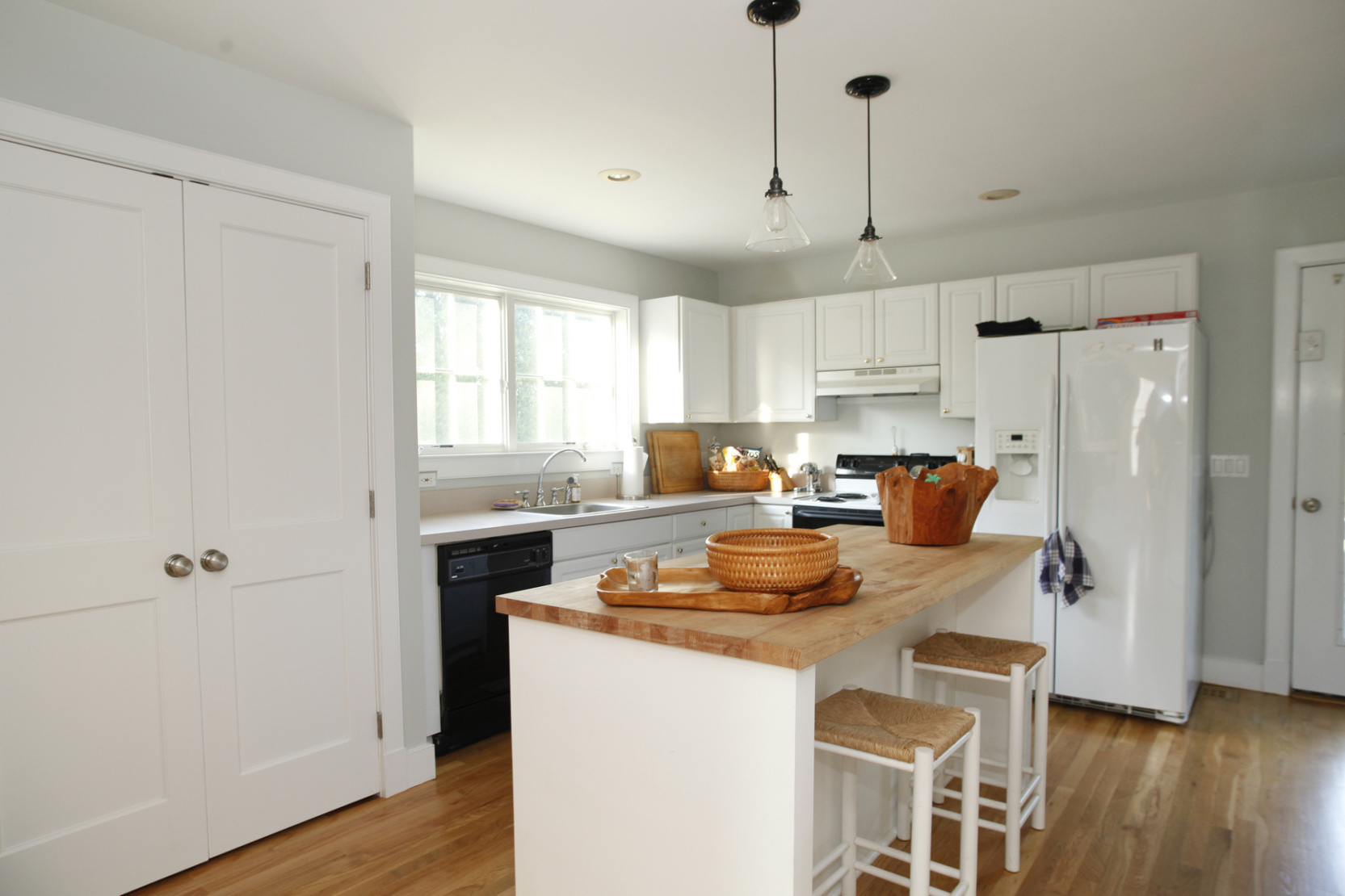 268 North Sea Road Southampton, NY 11968 - Photo 5 of 8