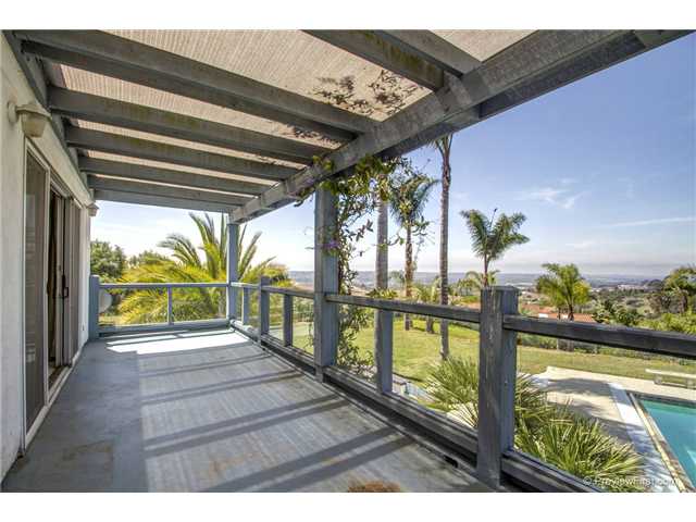 840 Grove View Road Oceanside, CA 92057 - Photo 18 of 25 Gallery Image 18