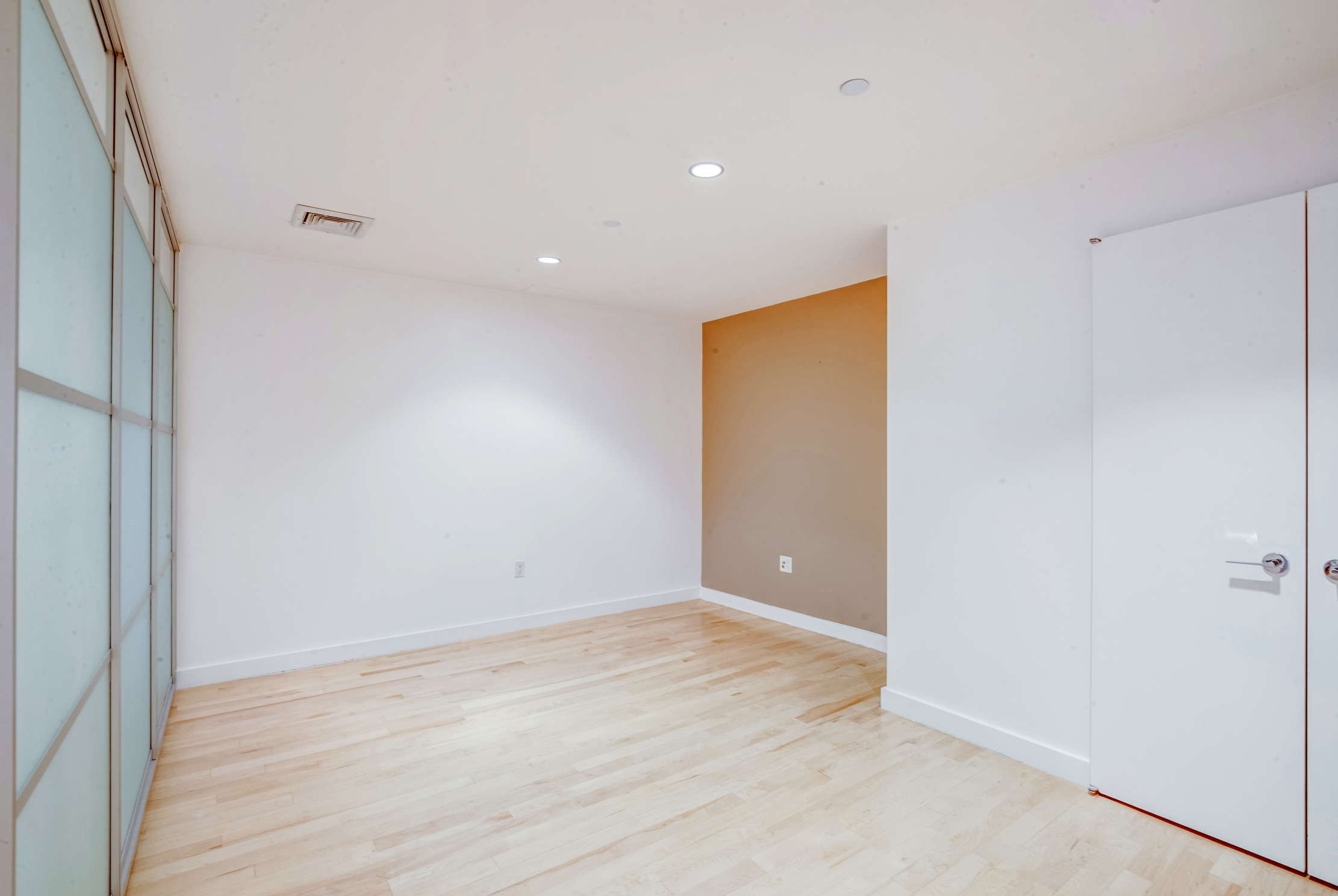 15 Broad Street, Unit 1130 Manhattan, NY 10005 - Photo 8 of 23