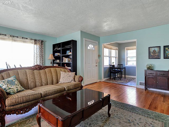 8026 Southeast Reedway Street Portland, OR 97206 - Photo 7 of 27 Gallery Image 7
