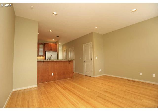 3408 Southwest Moss Street Portland, OR 97219 - Photo 7 of 14 Gallery Image 7