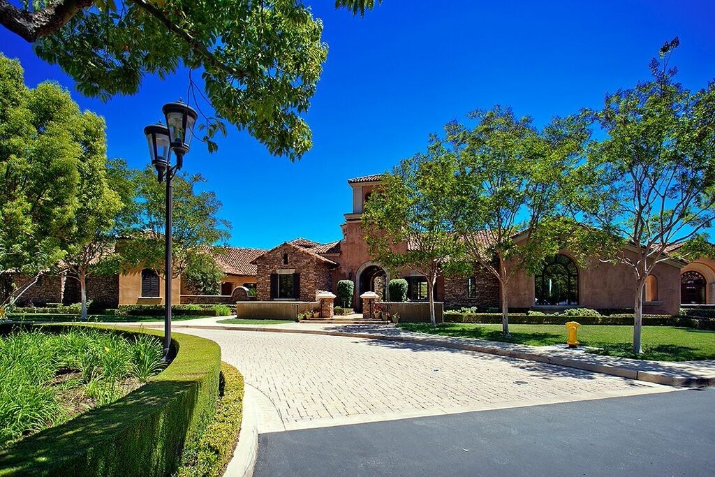 8968 Via Rancho Cielo, Unit 84 Rancho Santa Fe, CA 92067 - Photo 3 of 4