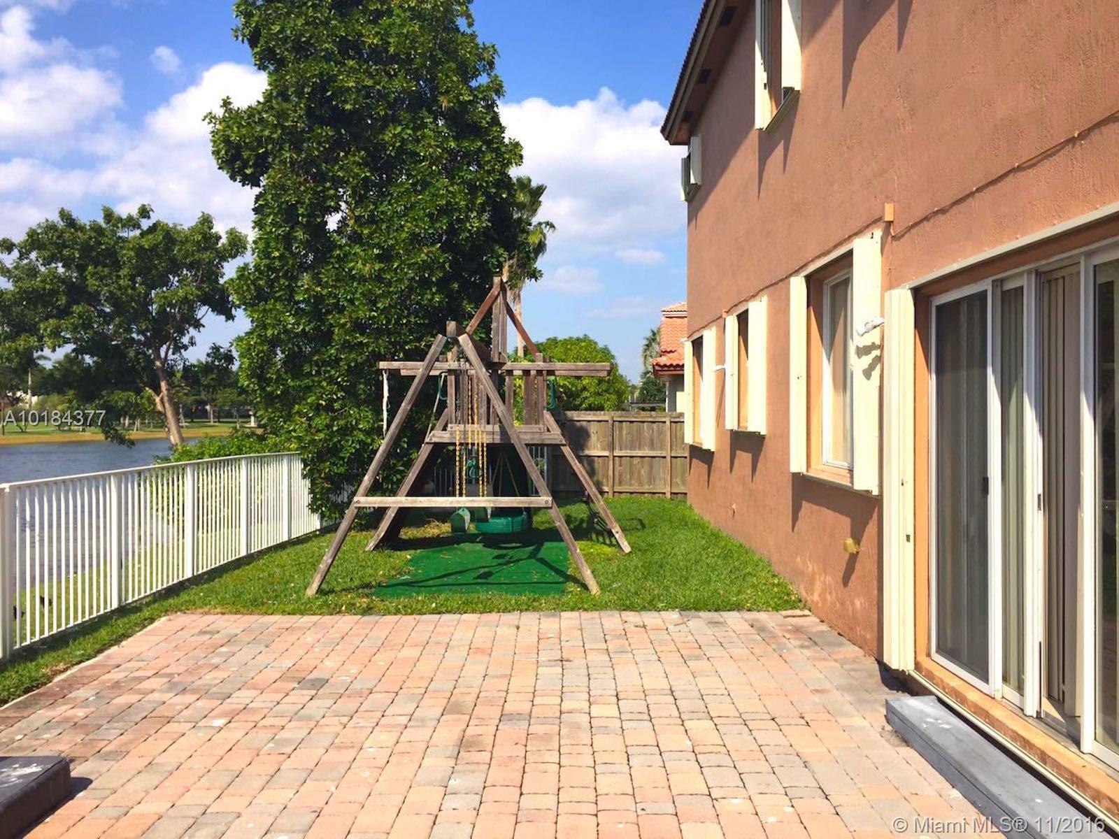22012 Southwest 95th Place Cutler Bay, FL 33190 - Photo 15 of 16