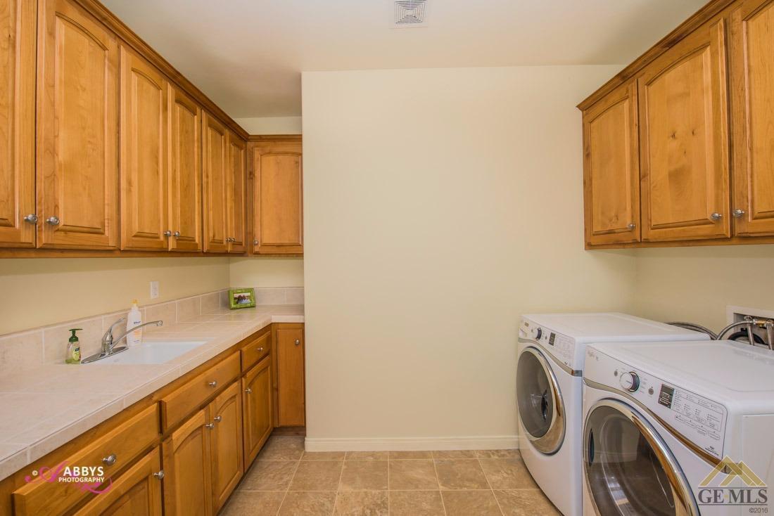 13407 Raphael Avenue Bakersfield, CA 93306 - Photo 30 of 40