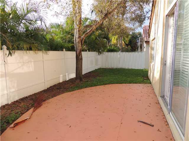 Silver Lakes Pembroke Pines, FL 33029 - Photo 20 of 25