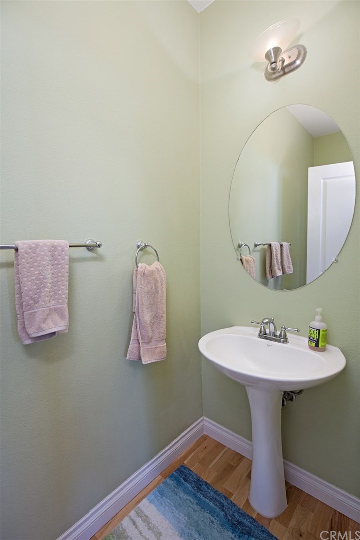 605 Corte Calmo San Clemente, CA 92673 - Photo 12 of 27 Main level guest bathroom.