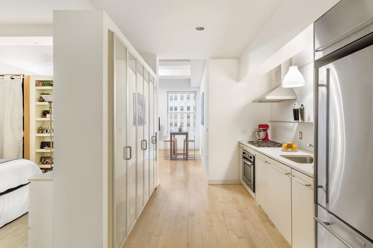 15 Broad Street, Unit 1802 Manhattan, NY 10005 - Photo 3 of 14