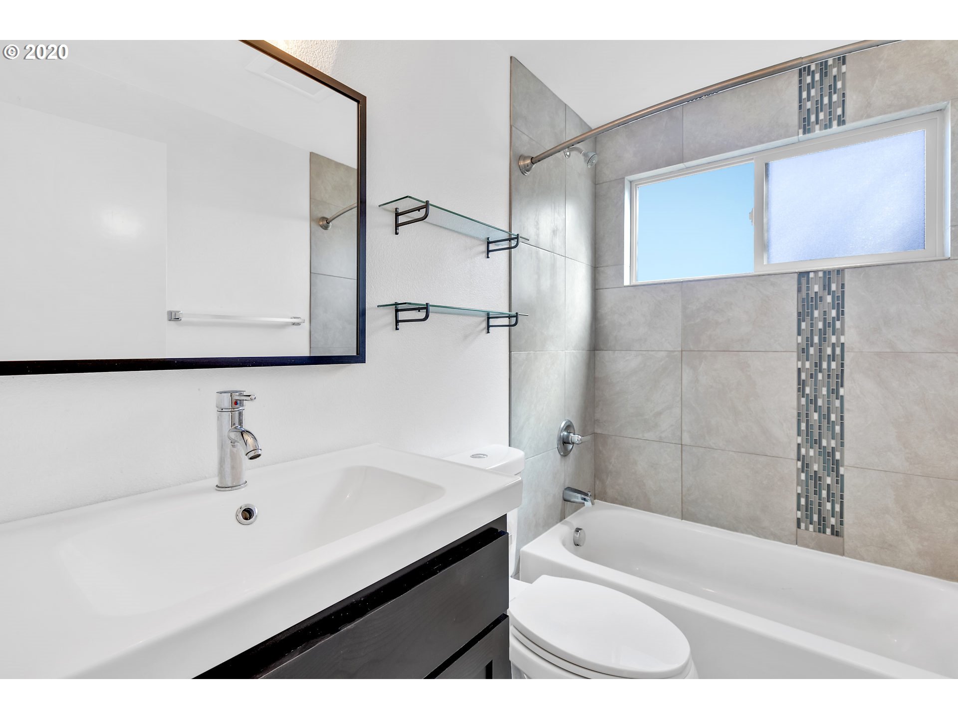 3437 Southwest Vermont Street Portland, OR 97239 - Photo 19 of 27 Gallery Image 19