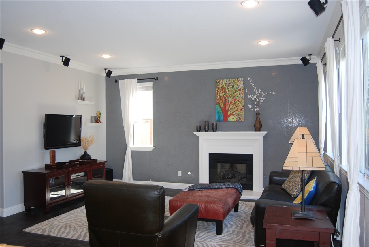 1079 Greenway Road Oceanside, CA 92057 - Photo 3 of 24