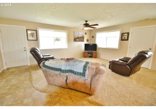 125 Sandra Road Silverlake, WA 98645 - Photo 3 of 11 Gallery Image 3