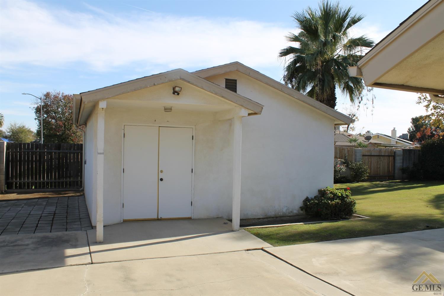 2300 Westminster Drive Bakersfield, CA 93309 - Photo 14 of 17