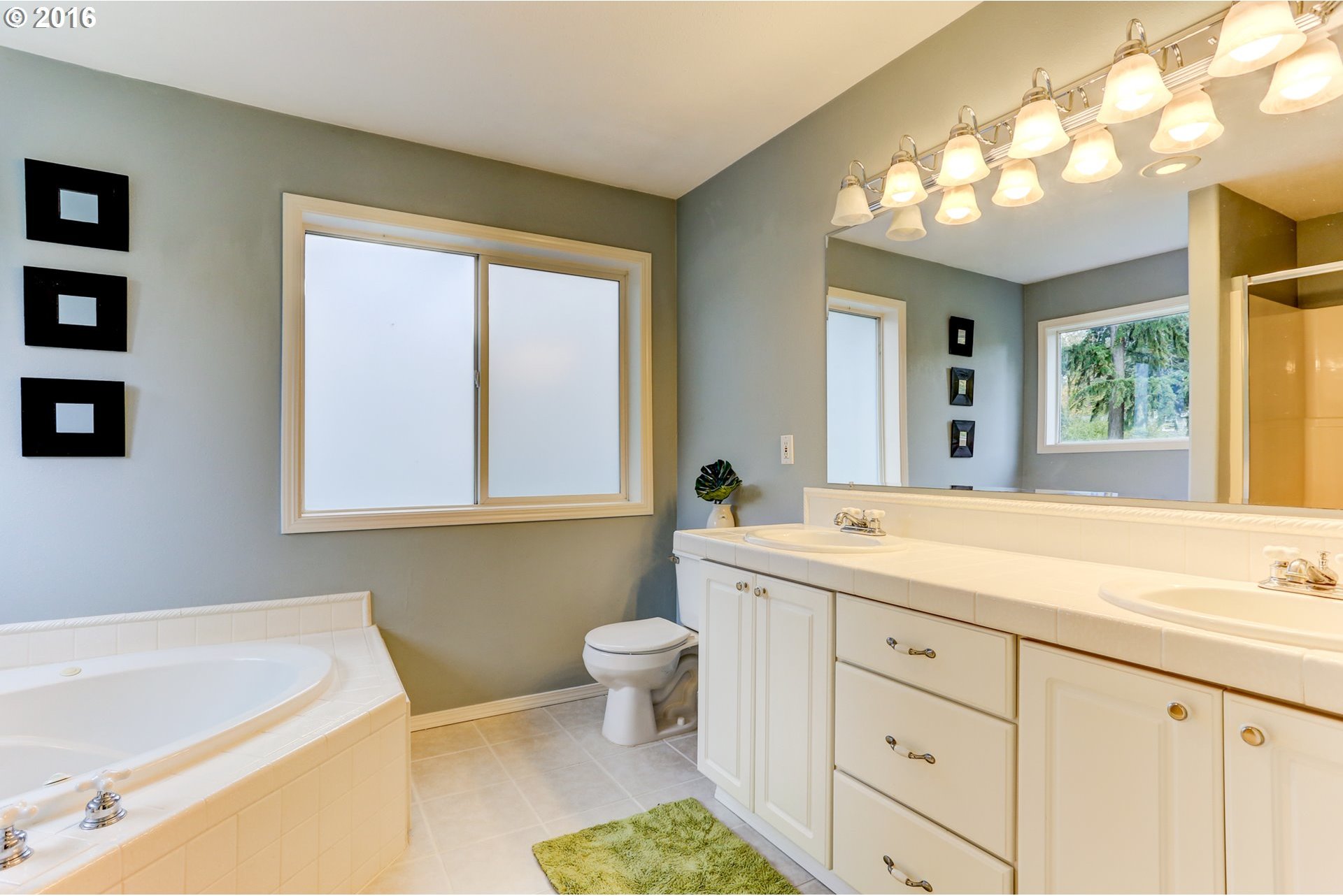 8148 Southwest 54th Avenue Portland, OR 97219 - Photo 18 of 22 Gallery Image 18