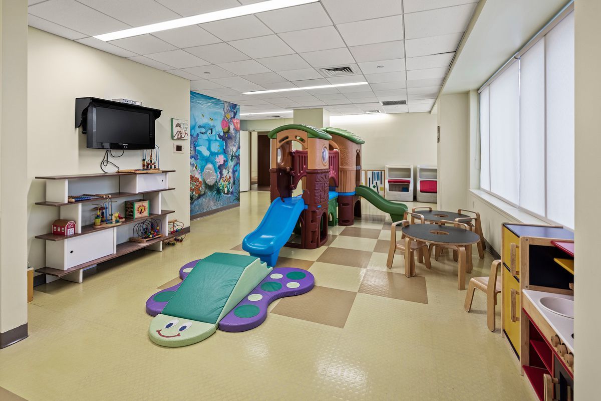 425 Main Street, Unit 10L Manhattan, NY 10044 - Photo 13 of 20