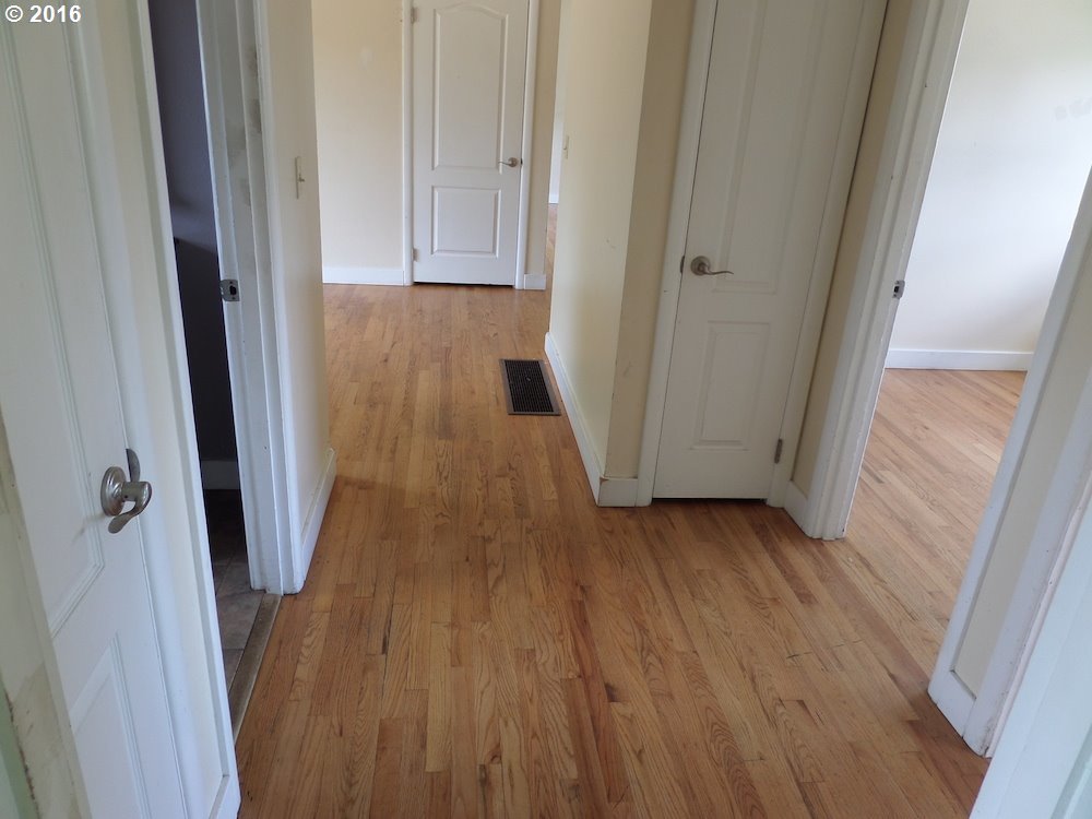16211 Southeast Taggart Street Portland, OR 97236 - Photo 10 of 19