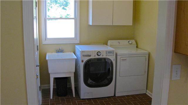 4323 Pyles Road Chapel Hill, TN 37034 - Photo 24 of 30 Laundry Room