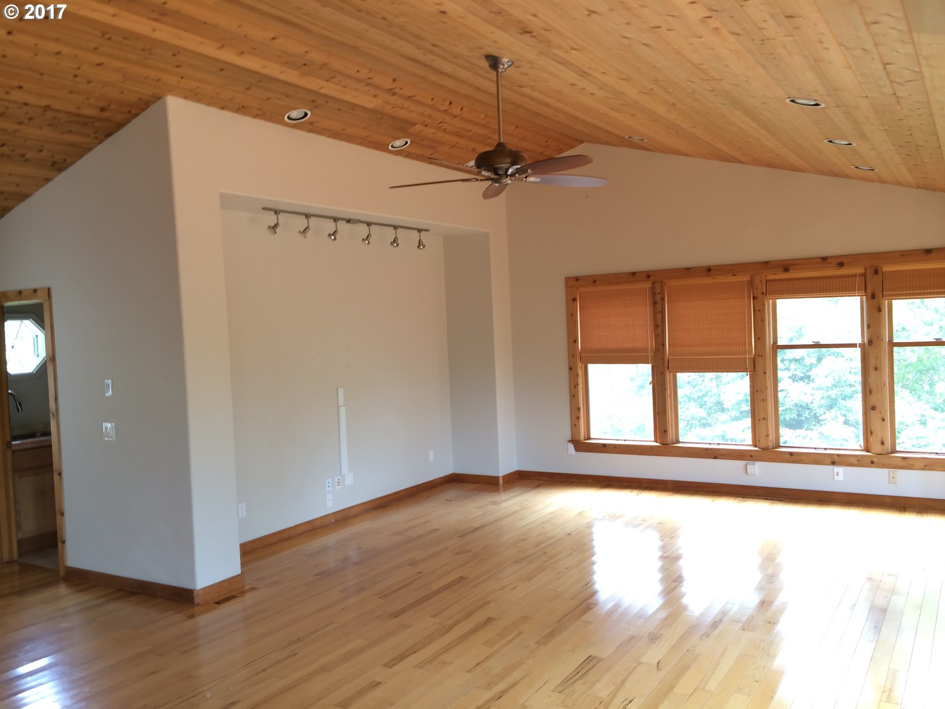 18725 Rock Springs Road Brookings, OR 97415 - Photo 18 of 32 Gallery Image 18