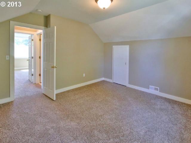 1805 North Sumner Street Portland, OR 97217 - Photo 11 of 16