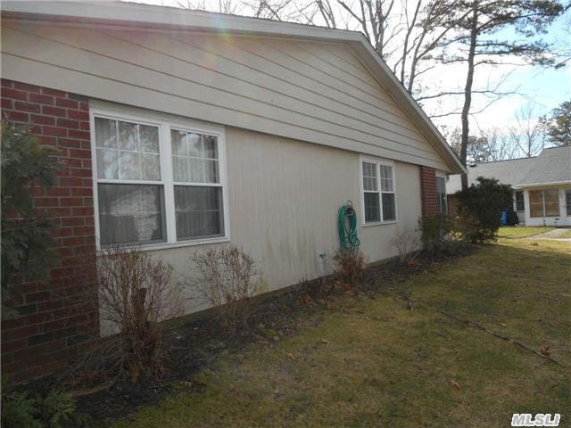 231 A Blackpool Court, Unit 55 Ridge, NY 11961 - Photo 3 of 15 Gallery Image 3