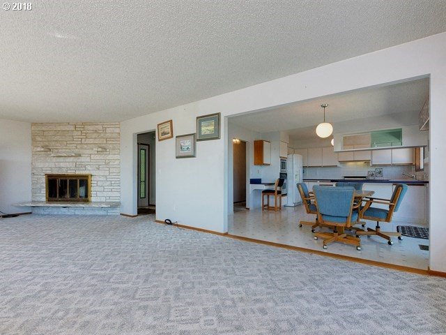 12515 Northwest Mountain View Road Portland, OR 97231 - Photo 15 of 32 Gallery Image 15