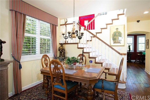 $990,000 | 285 Mesa Drive, Costa Mesa, CA 92627