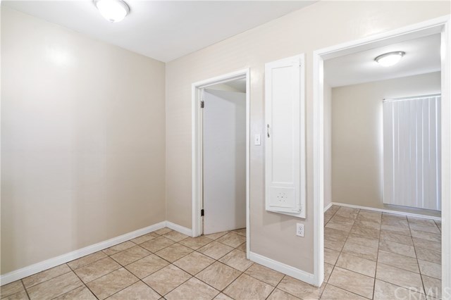 19544 Hart Street Reseda, CA 91335 - Photo 8 of 21