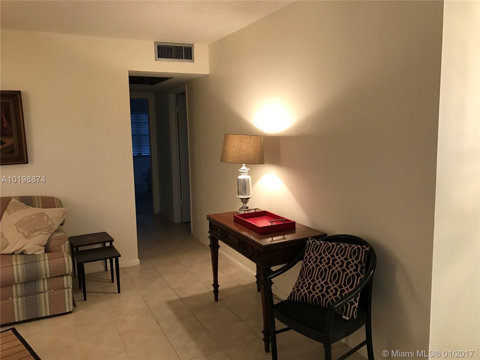 33 Suffolk A, Unit 33 Boca Raton, FL 33434 - Photo 10 of 11