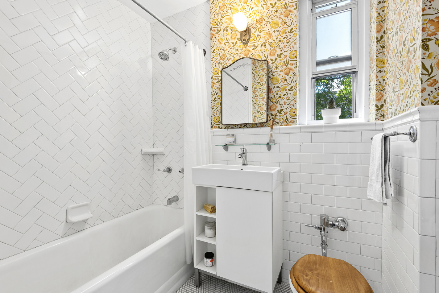 140 East 2nd Street, Unit 5F Brooklyn, NY 11218 - Photo 6 of 7