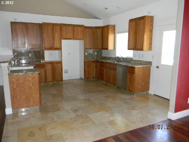 1008 Ruth Lane Brookings, OR 97415 - Photo 5 of 16 Gallery Image 5
