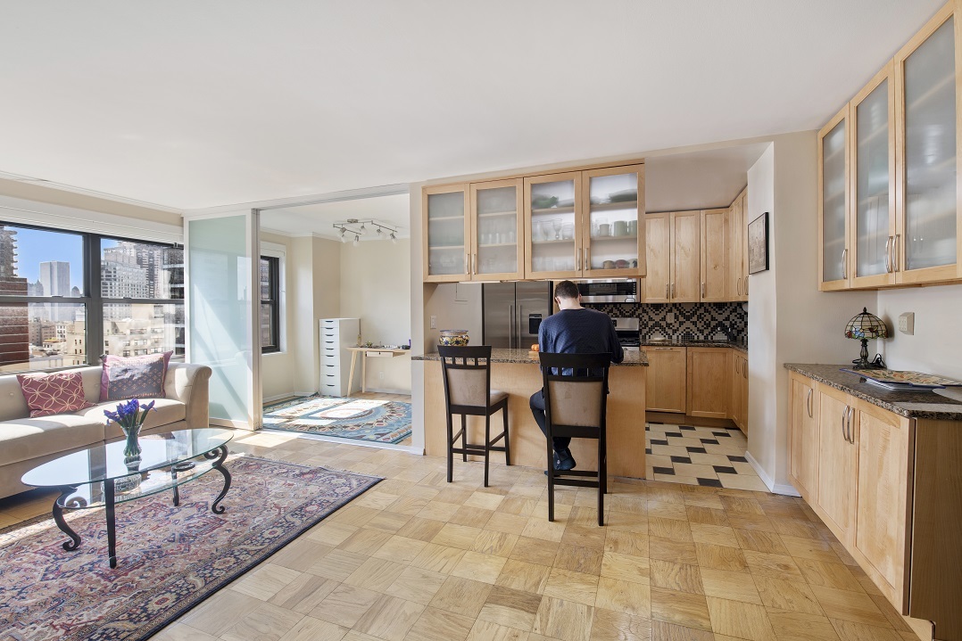 160 West End Avenue, Unit 24T Manhattan, NY 10023 - Photo 2 of 6