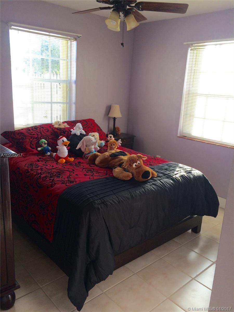5005 Southwest 112th Avenue Miami, FL 33165 - Photo 11 of 13