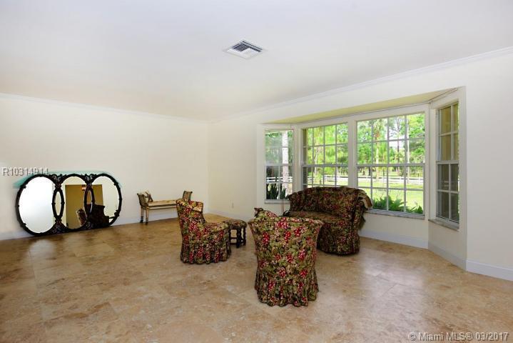 11454 175th Road North Jupiter, FL 33478 - Photo 5 of 25 Gallery Image 5
