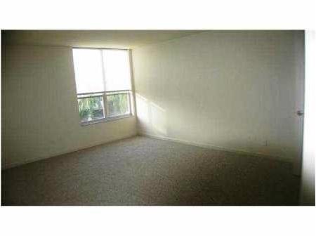 1000 Spanish River Road, Unit 4K Boca Raton, FL 33432 - Photo 11 of 12