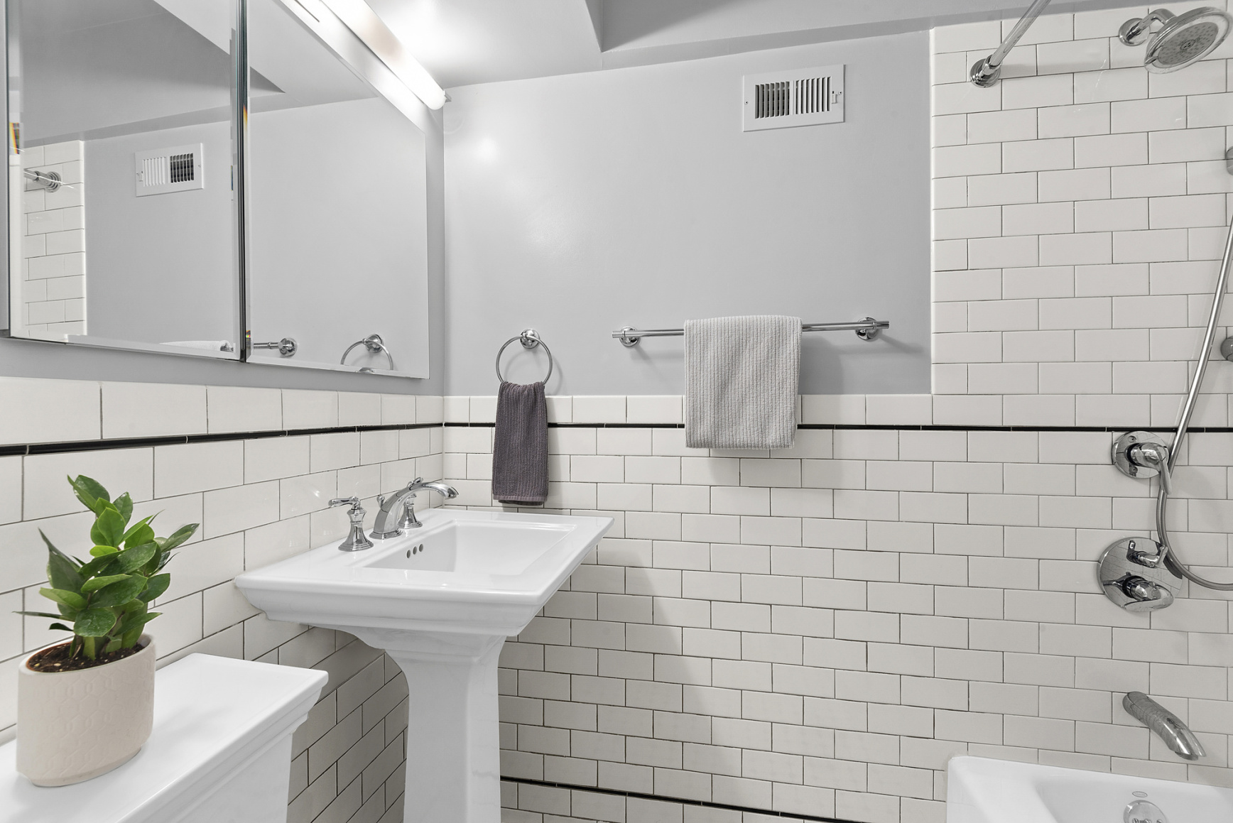 215 Adams Street, Unit J3 Brooklyn, NY 11201 - Photo 6 of 7