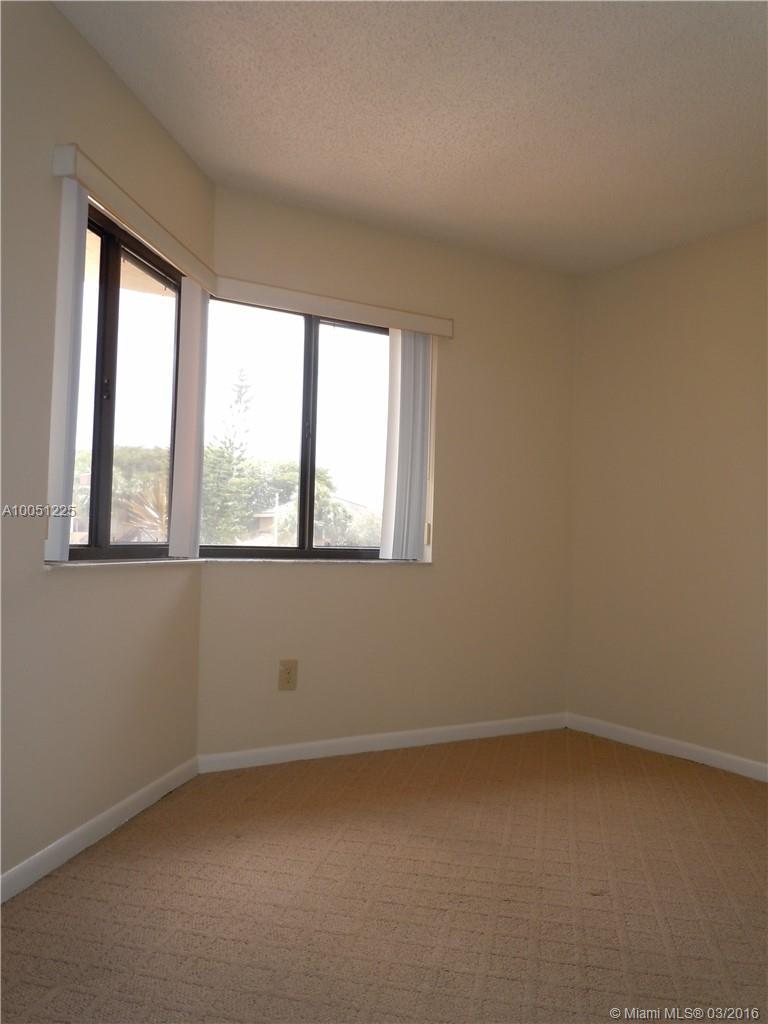 9759 Southwest 138th Avenue, Unit HB2R Miami, FL 33186 - Photo 12 of 15