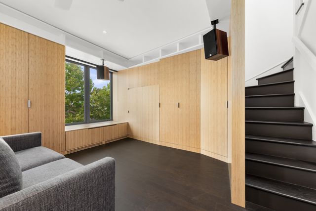 $925,000 | 636 Leonard Street, Unit 4A | Greenpoint