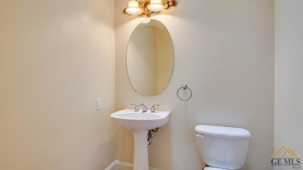 10207 Skiles Drive Bakersfield, CA 93311 - Photo 28 of 34