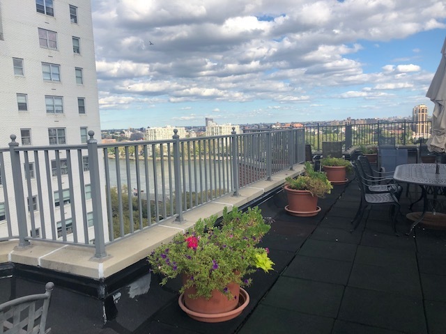 520 E 76th St, Manhattan, NY 10021 - Photo 6 of 6