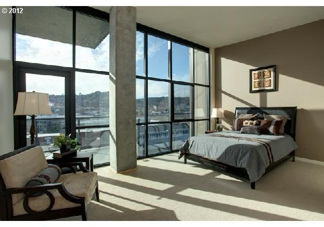 1830 Northwest Riverscape Street, Unit 802 Portland, OR 97209 - Photo 12 of 16 Gallery Image 12