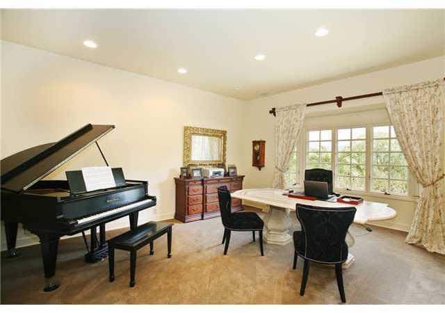 13579 Del Poniente Road Poway, CA 92064 - Photo 12 of 24