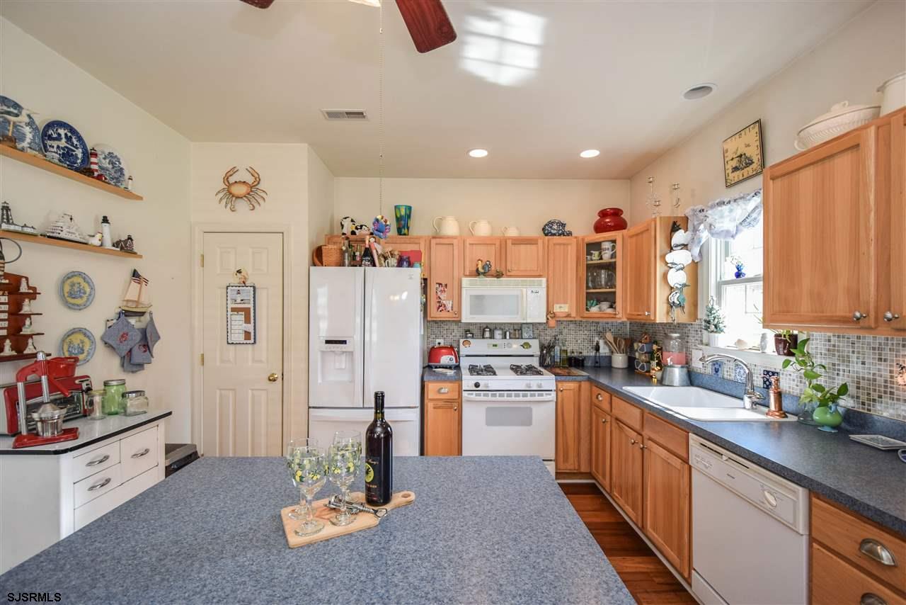 118 Cleveland Avenue Somers Point, NJ 08244 - Photo 8 of 22