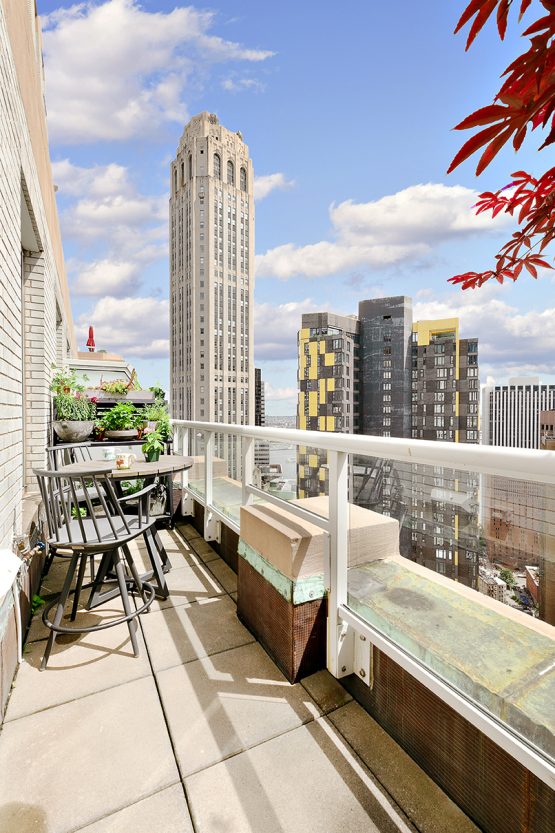 15 Broad Street, Unit 3520 Manhattan, NY 10005 - Photo 11 of 13