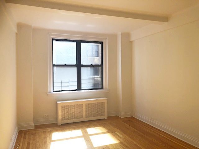 235 West 76th Street, Unit 7C Manhattan, NY 10023 - Photo 8 of 12