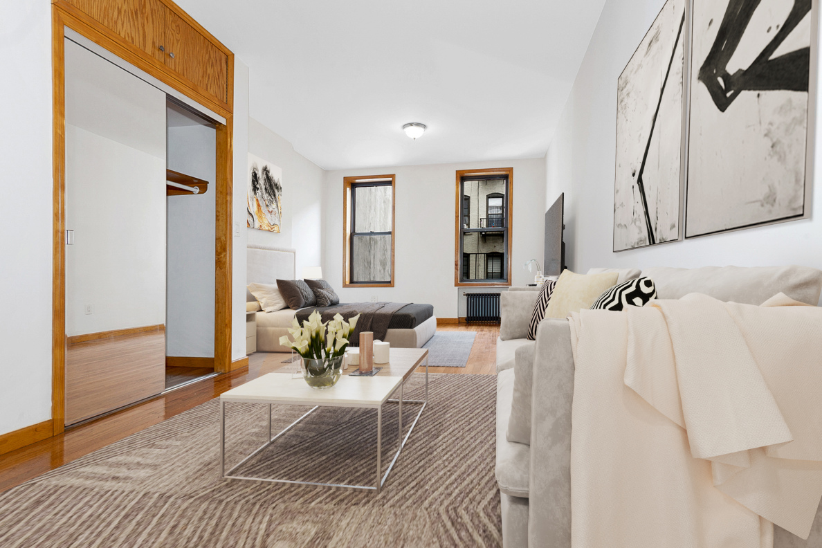 486 East 74th Street, Unit 4C Manhattan, NY 10021 - Photo 2 of 3